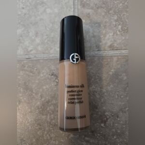 4.5 Giorgio Armani Luminous Silk Perfect Glow Concealer (12ml/0.40fl.oz) 4.5